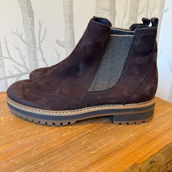 Paul Green Brown Chelsea Brogue Ankle Boots- US 7.5 EUC - Picture 3 of 7